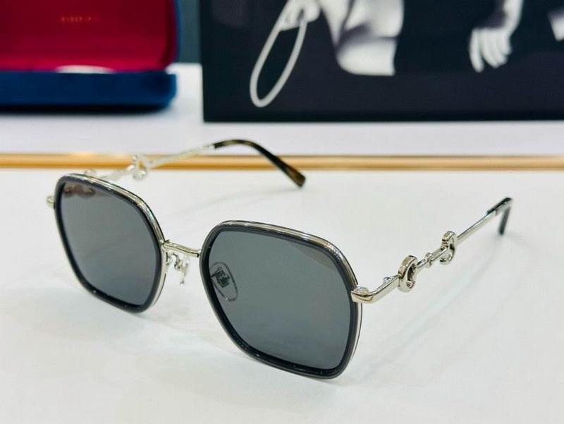 Gucci Sunglasses 853